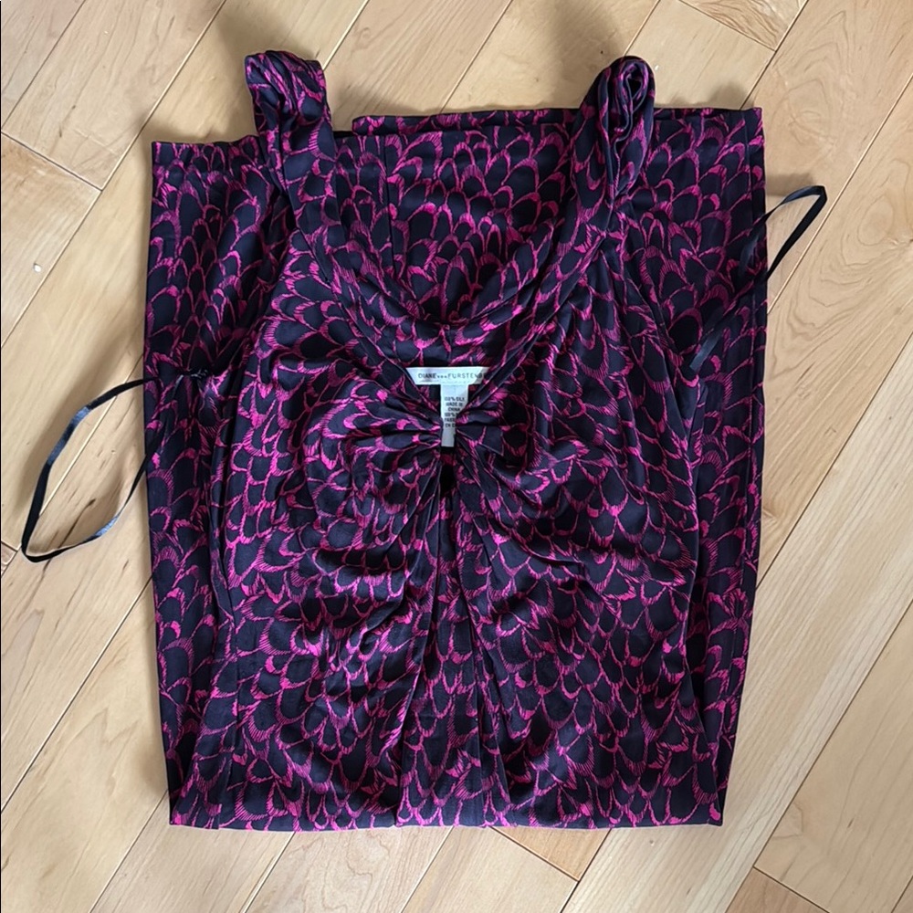 Diane Von Furstenberg Black and Pink Silk Fabric